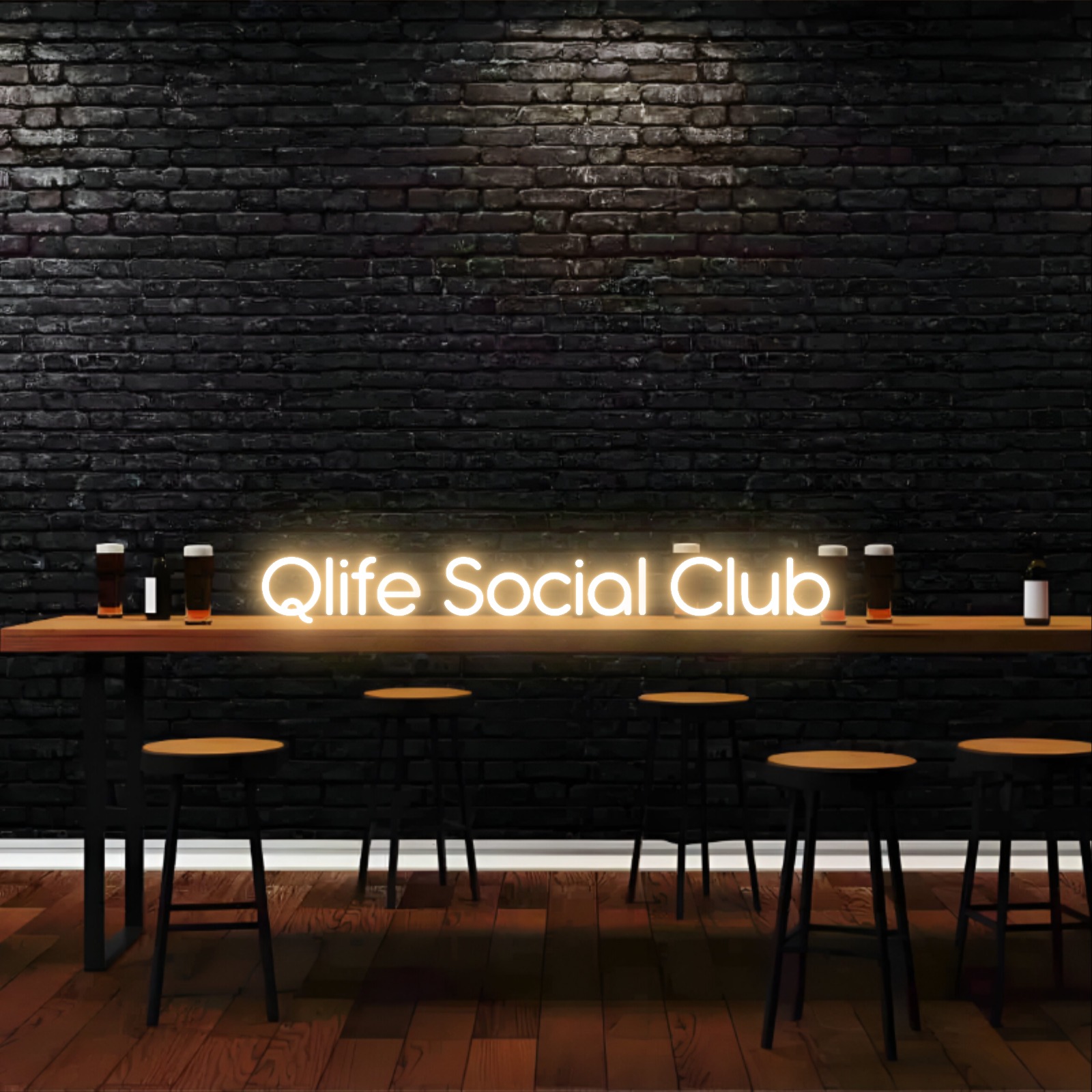 Qlife Social Club – Neon Sign